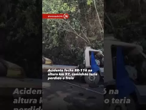 Acidente fecha BR-116 na altura do km 97, caminhão teria perdido o ferio